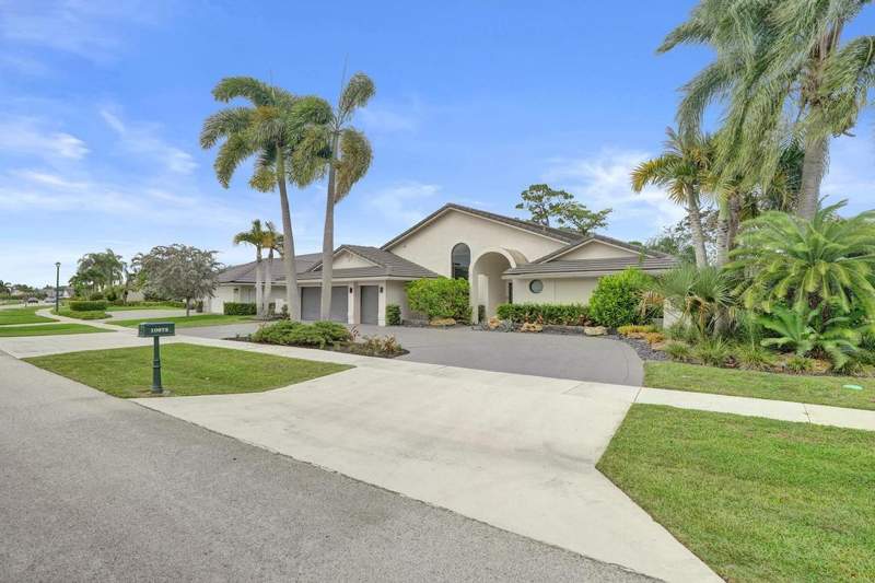 3 bedroom Single Family Residence at 10875 Boca Woods Lane, Boca Woods Country Club Ph 3A, Boca Raton — photo 3