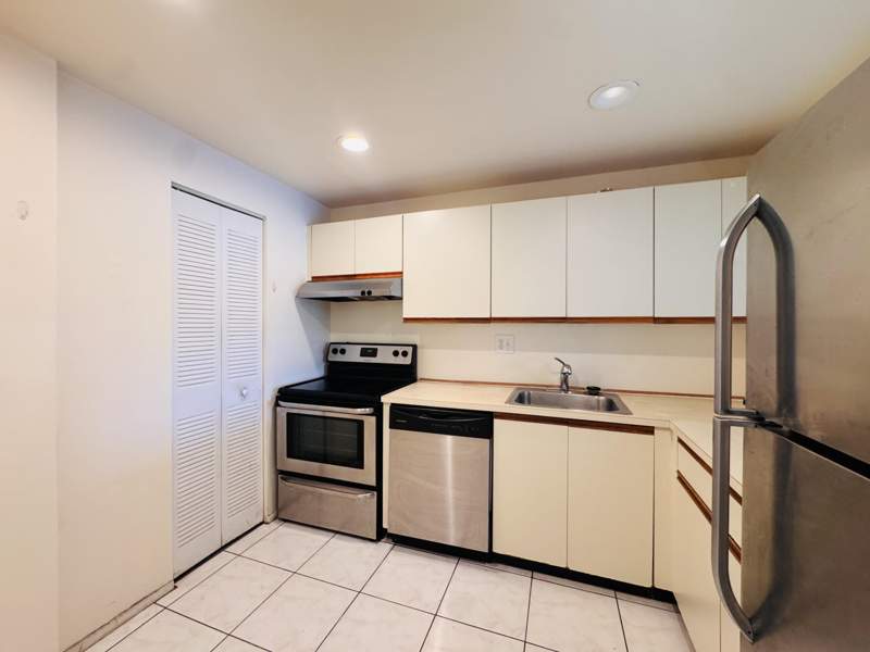 1 bedroom Condominium at 8025 S Colony Cir Circle #203, Versailles Gardens Condo, Tamarac — photo 2