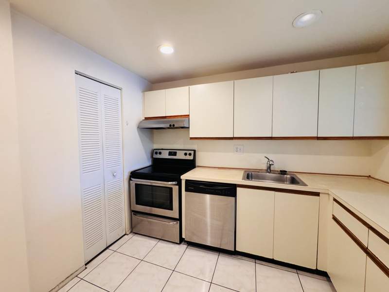 1 bedroom Condominium at 8025 S Colony Cir Circle #203, Versailles Gardens Condo, Tamarac — photo 5