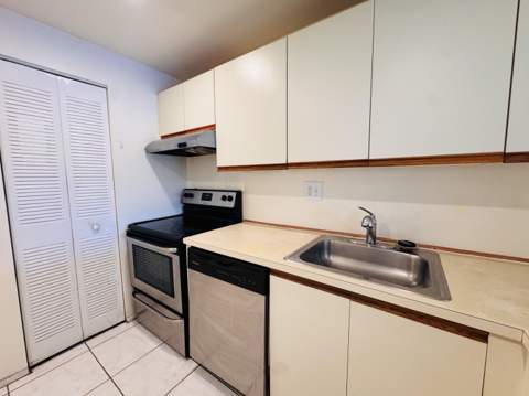 8025 S Colony Cir Circle #203, Tamarac FL - photo 6 of 21