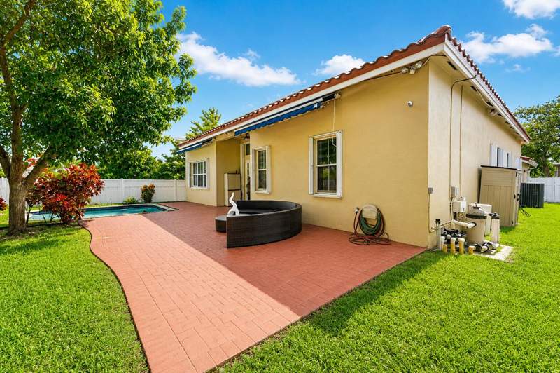 5 bedroom Single Family Residence at 3616 SW 163rd Avenue, Nautica Plat, Miramar — photo 3