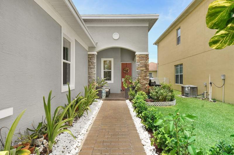 3 bedroom Single Family Residence at 742 NW Leonardo Circle, Vizcaya Falls Plat 3, Port St. Lucie — photo 5
