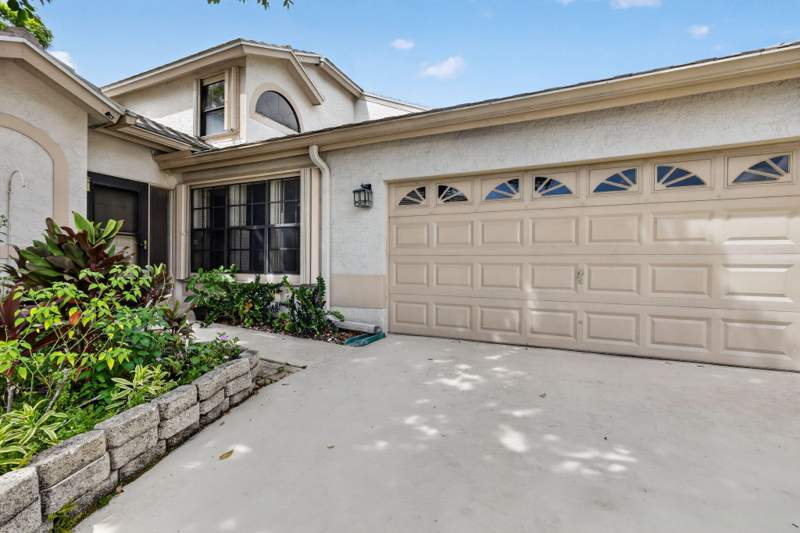 3 bedroom Townhouse at 10940 Stafford Circle, Brighton Lakes, Boynton Beach — photo 2