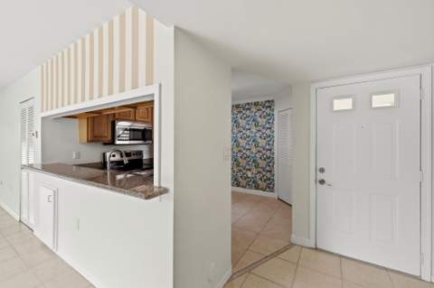 20101 Glenmoor Drive, West Palm Beach FL - photo 7 of 27