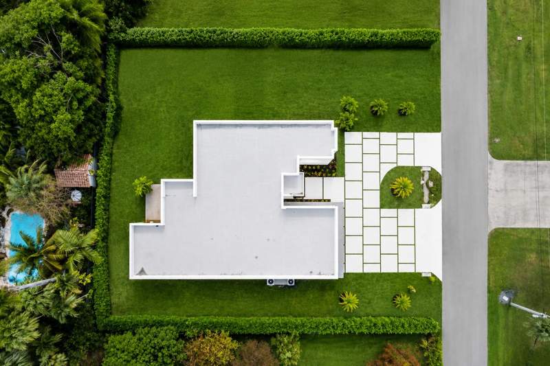 4 bedroom Single Family Residence at 11601 NW 27th Street, Fla Fruit Lands Co Sub No 1, Plantation — photo 2
