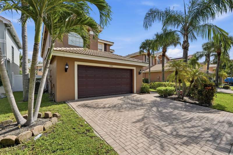 5 bedroom Single Family Residence at 11431 Sage Meadow Terrace, Nautica Lakes Pud 1, Royal Palm Beach — photo 4