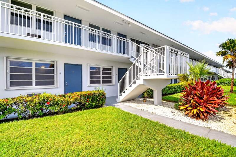 2 bedroom Condominium at 2430 S Federal Highway #2, Hampshire Gardens, Boynton Beach — photo 3