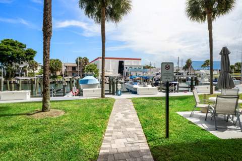 108 Paradise Harbour Boulevard #107, North Palm Beach FL - photo 24 of 29