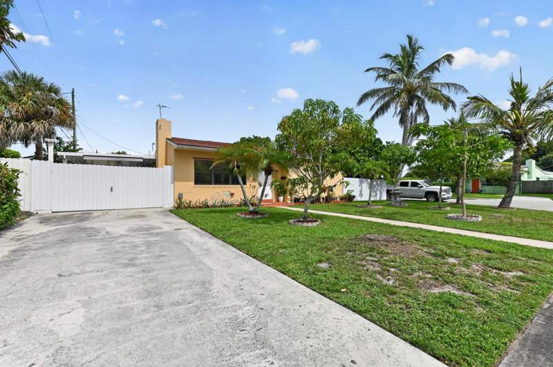 3 bedroom Single Family Residence at 5826 Churchill Court, Park Ridge, West Palm Beach — photo 4