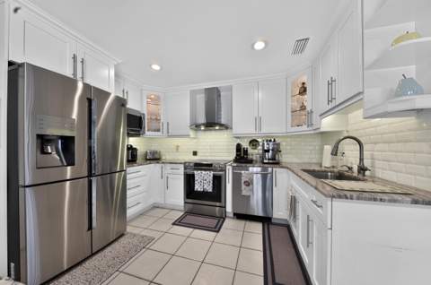 5826 Churchill Court, West Palm Beach FL - photo 9 of 29