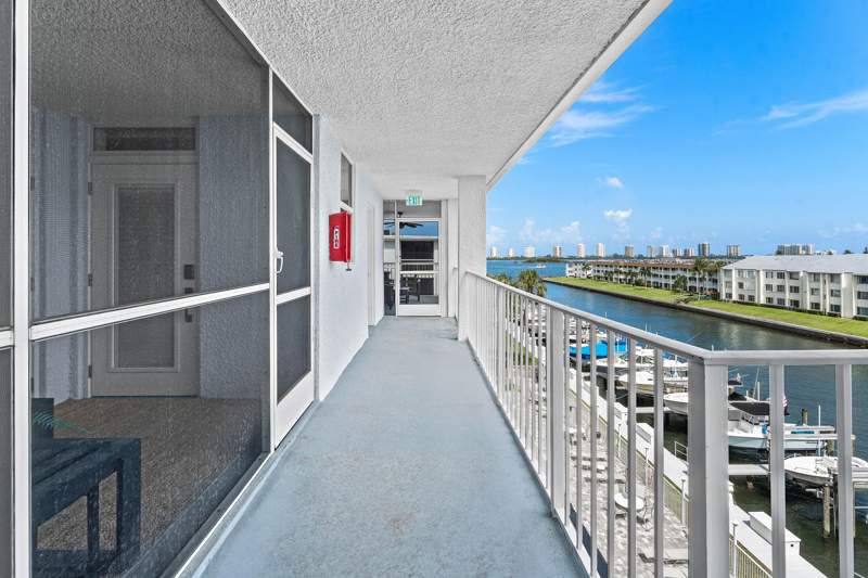 2 bedroom Condominium at 108 Paradise Harbour Boulevard #502, Paradise Villas Condo, North Palm Beach — photo 3