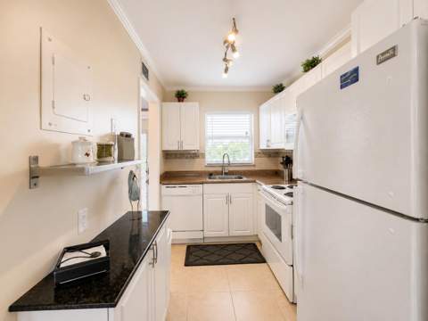 2651 Sunrise Lakes Drive #310, Sunrise FL - photo 8 of 26