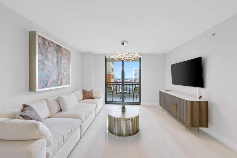 2 bedroom Condominium at 100 N Federal Highway #1021, Waverly At Las Olas Condo, Fort Lauderdale — photo 2