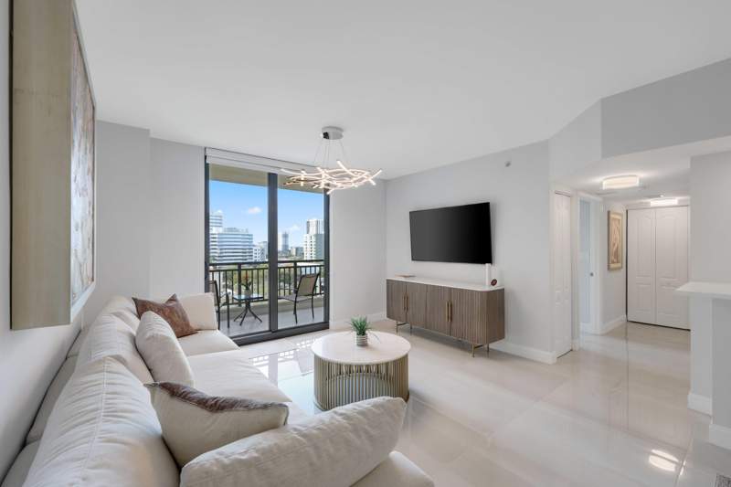 2 bedroom Condominium at 100 N Federal Highway #1021, Waverly At Las Olas Condo, Fort Lauderdale — photo 3