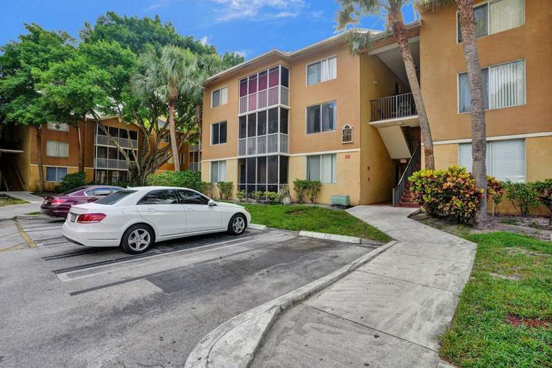 2 bedroom Condominium at 4015 W McNab Road #D204, Windward Lakes Condo, Pompano Beach — photo 2