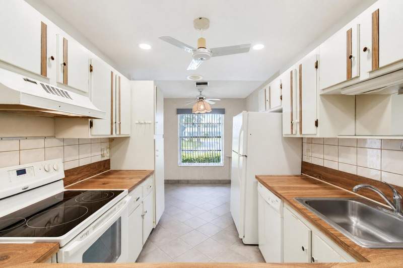 2 bedroom Villa at 5241 Privet Place #B, Bridgeview, Delray Beach — photo 3