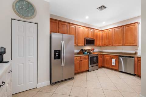 1560 SE Sheffield Terrace #102, Stuart FL - photo 6 of 47