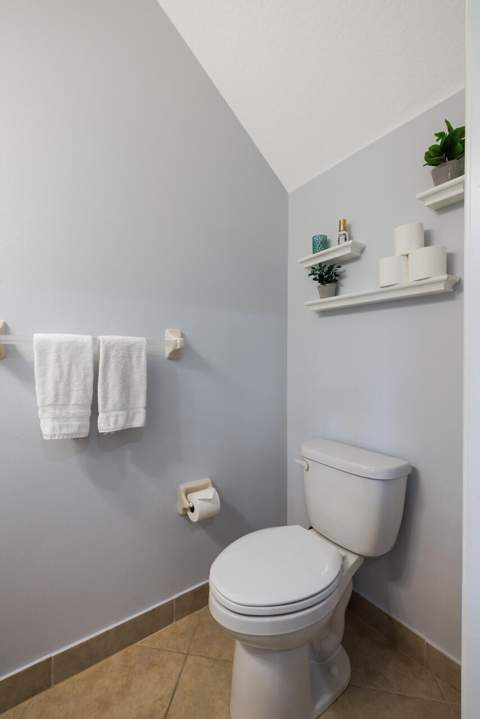 1560 SE Sheffield Terrace #102, Stuart FL - photo 11 of 47