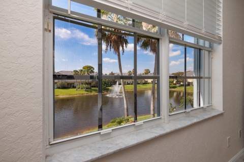 1560 SE Sheffield Terrace #102, Stuart FL - photo 16 of 47