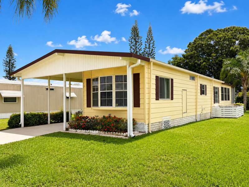 2 bedroom Mobile Home at 4 Del Sol, Spanish Lakes Golf Village, Port St. Lucie — photo 3