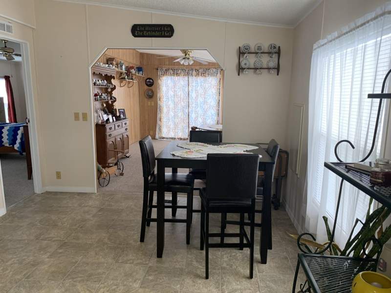 2 bedroom Mobile Home at 8 SE Hernando Lane, Spanish Lakes One, Port St. Lucie — photo 4