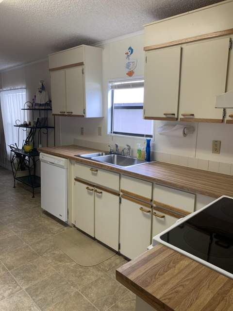 8 SE Hernando Lane, Port St. Lucie FL - photo 6 of 23