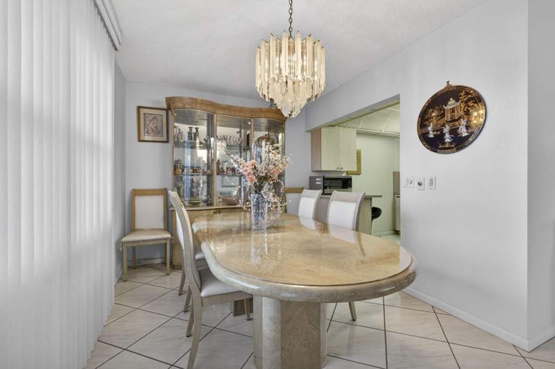 2 bedroom Condominium at 330 Wellington G, Wellington Condos, West Palm Beach — photo 5