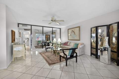 330 Wellington G, West Palm Beach FL - photo 9 of 39