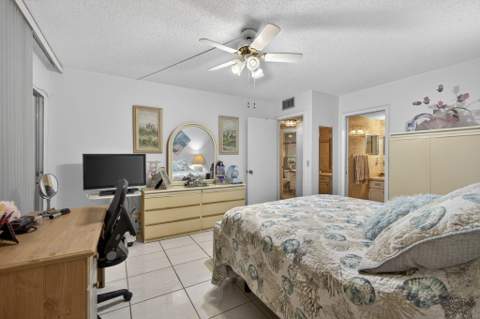 330 Wellington G, West Palm Beach FL - photo 12 of 39