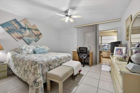 330 Wellington G, West Palm Beach FL - photo 13 of 39