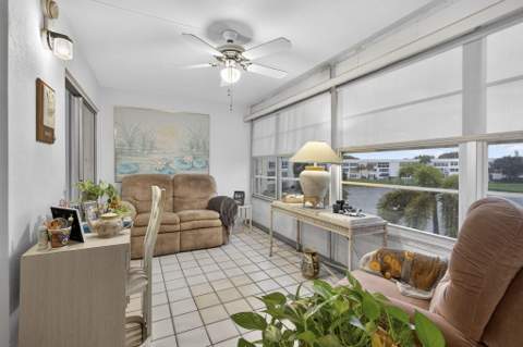 330 Wellington G, West Palm Beach FL - photo 15 of 39
