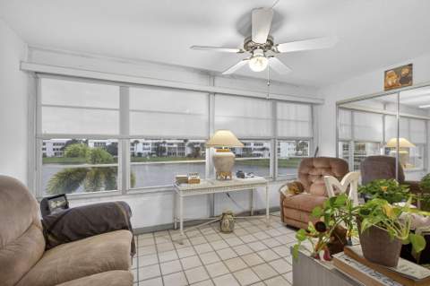 330 Wellington G, West Palm Beach FL - photo 16 of 39