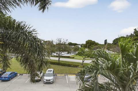 330 Wellington G, West Palm Beach FL - photo 17 of 39