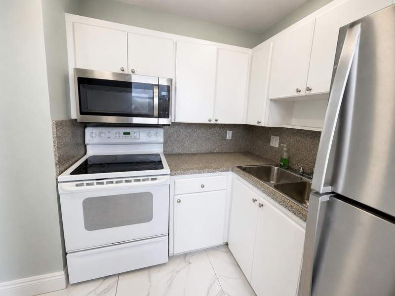 1 bedroom Condominium at 941 Crystal Lake Drive #309, Crystal Lake 941 Condo, Deerfield Beach — photo 4