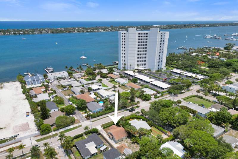 4 bedroom Single Family Residence at 5309 N Flagler Drive, North Palm Bch 3, West Palm Beach — photo 2
