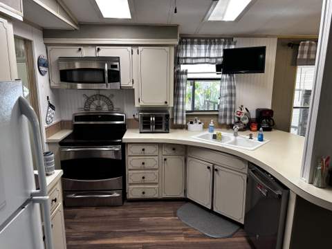 7882 SE Paradise Drive, Stuart FL - photo 6 of 30