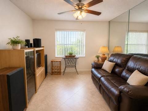 10633 Greenbriar Court, Boca Raton FL - photo 15 of 18