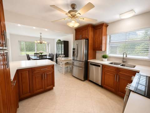 10633 Greenbriar Court, Boca Raton FL - photo 8 of 18