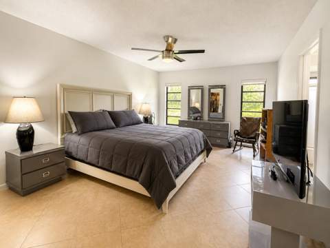 10633 Greenbriar Court, Boca Raton FL - photo 10 of 18