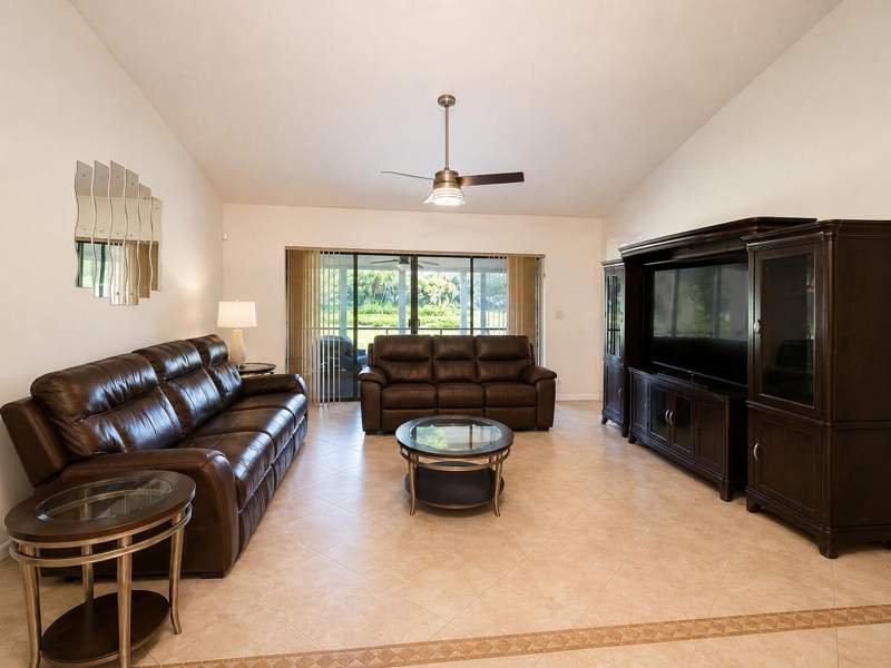 3 bedroom Single Family Residence at 10633 Greenbriar Court, Boca Chase Greenbriar, Boca Raton — photo 4