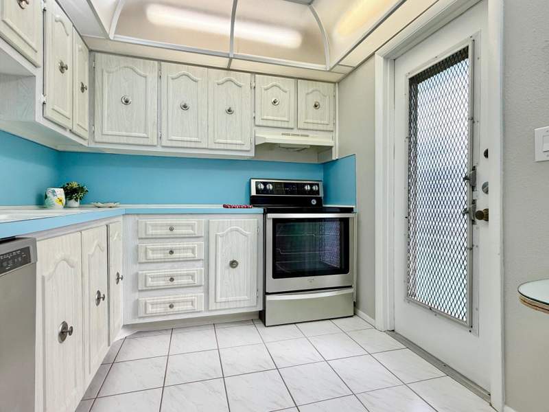 2 bedroom Condominium at 4401 NW 41st Street #104, Emerald Condo, Lauderdale Lakes — photo 5