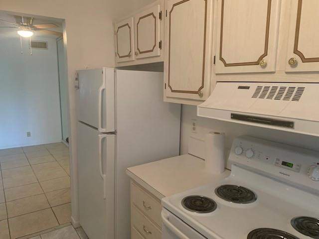 1 bedroom Condominium at 270 Layne Boulevard #308, Paradise By The Sea Condo, Hallandale Beach — photo 3