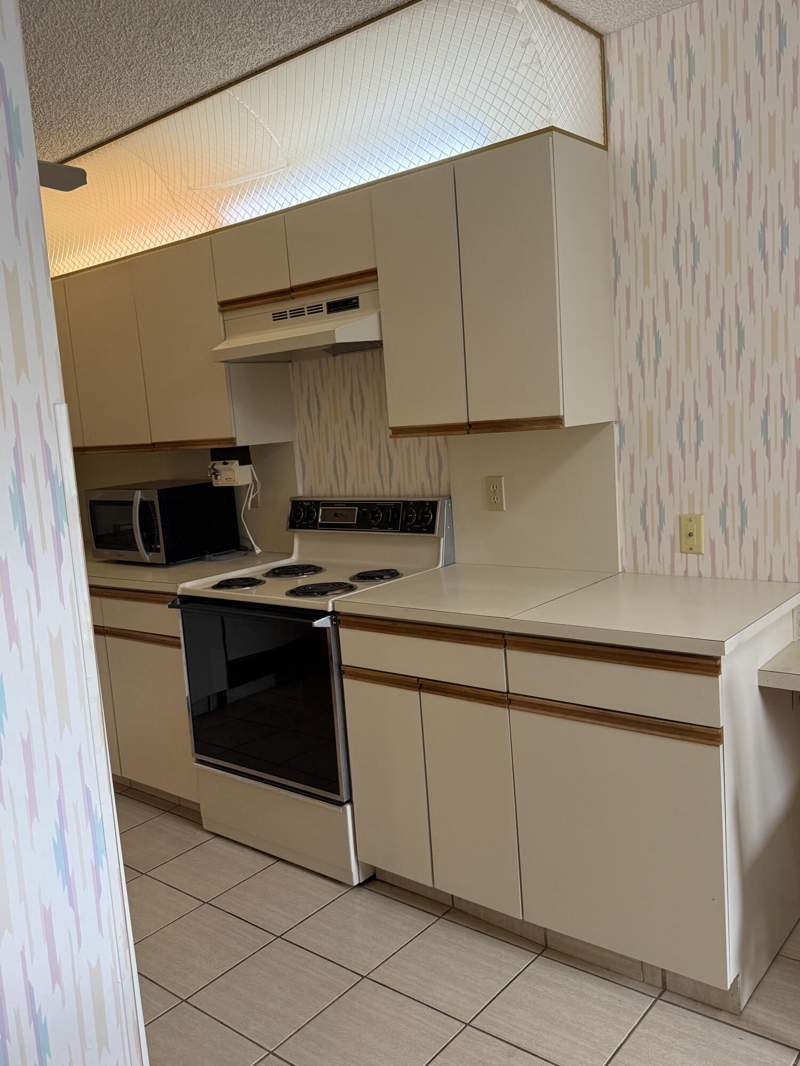 2 bedroom Condominium at 10107 Mangrove Drive, Lakeside Condo 8 Of Banyan Springs, Boynton Beach — photo 3