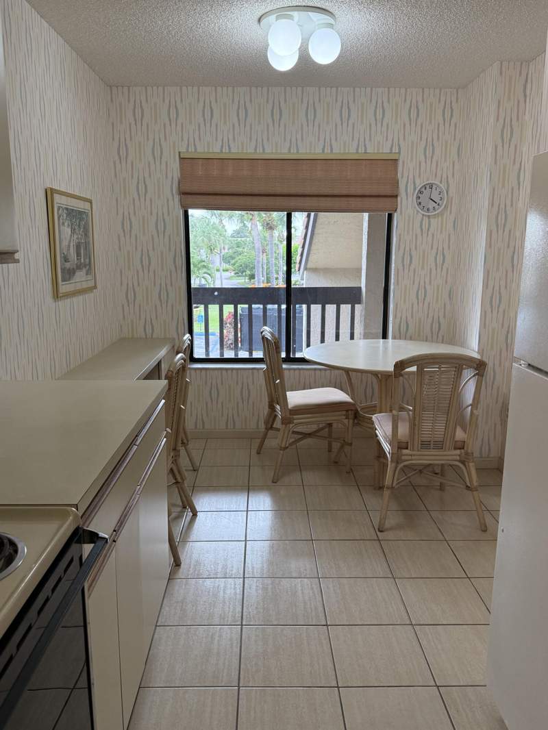 2 bedroom Condominium at 10107 Mangrove Drive, Lakeside Condo 8 Of Banyan Springs, Boynton Beach — photo 5