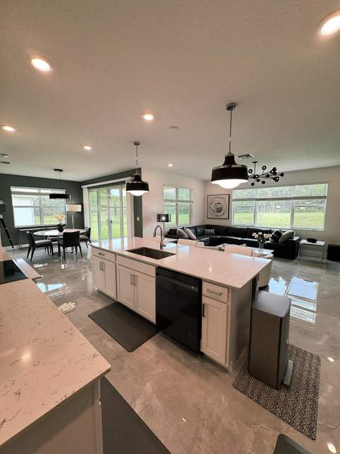 4329 Marina Way, Deerfield Beach FL - photo 8 of 47
