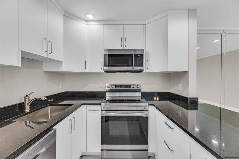 2 bedroom Condominium at 6319 Bay Club Drive #1, Bay Colony Club Condo, Fort Lauderdale — photo 3