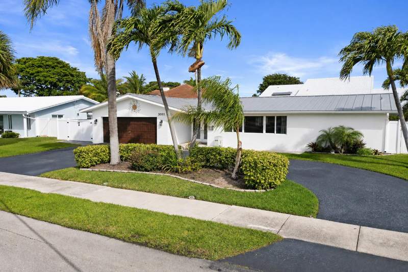 4 bedroom Single Family Residence at 3001 NE 45th Street, Venetian Isles 3rd Sec, Lighthouse Point — photo 3