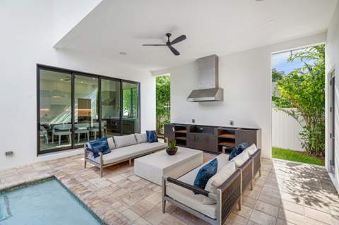 222 SE 5th Street, Delray Beach FL - photo 8 of 36