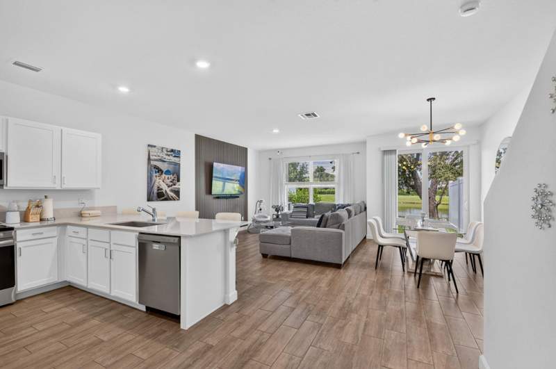 4 bedroom Townhouse at 4336 Pond Lily Lane, Lakeshore At The Fountains Replat, Lake Worth — photo 5