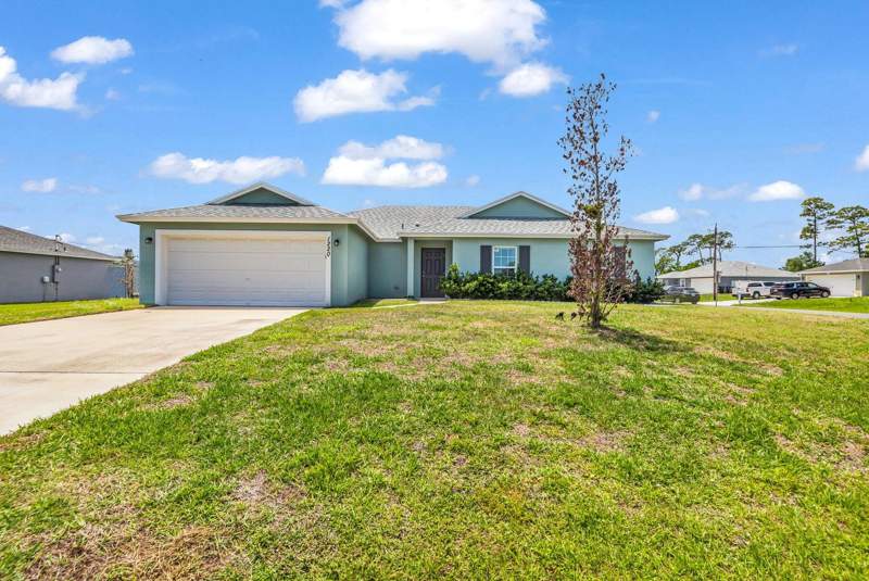 4 bedroom Single Family Residence at 1220 SE Navajo Lane, Port St Lucie Section 2, Port St. Lucie — photo 3